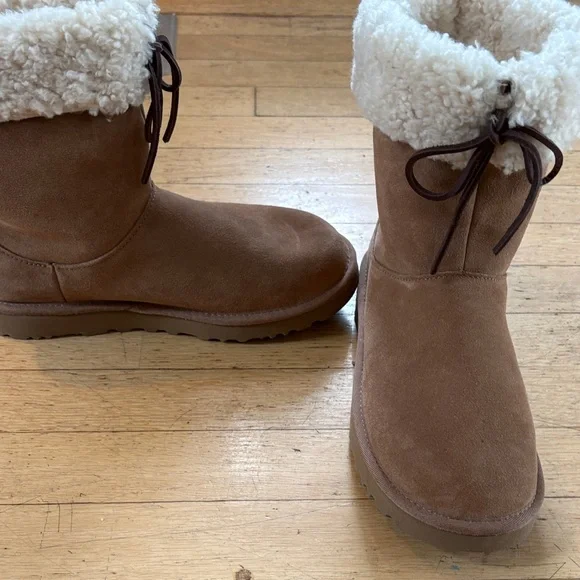UGG Chestnut Suede Short Boots with Cream Shearling Cuff - Picture 5 of 5